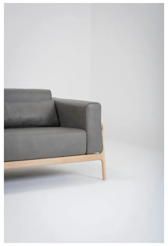 Тъмно сив диван от биволска кожа с масивна дъбова конструкция , 240 см Fawn - Gazzda