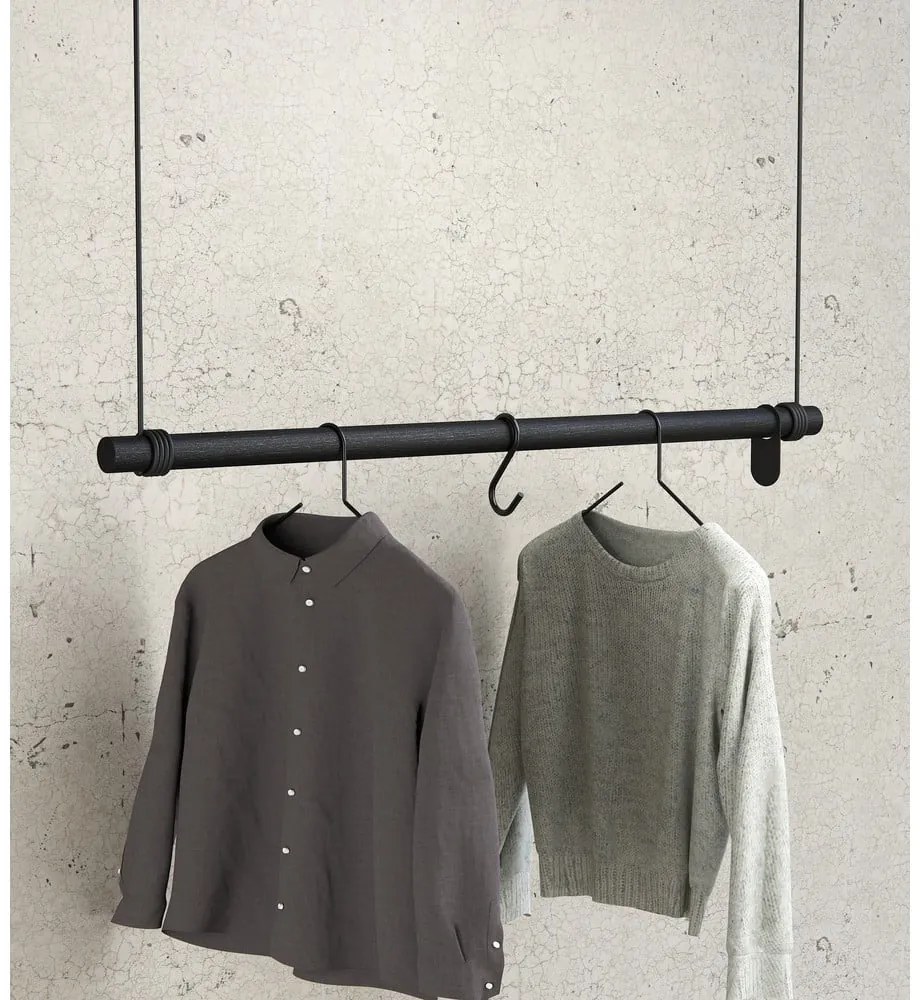 Черна стенна закачалка от масивен дъб 110 cm Swing L – LIND DNA