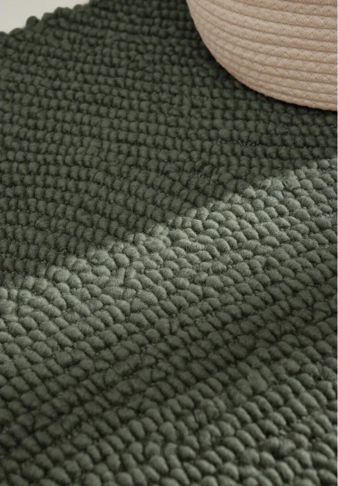 Тъмнозелен ръчно изработен вълнен кръгъл килим ø 200 cm Calmio – Hanse Home