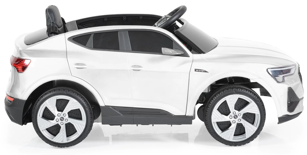 Audi  -  Акумулаторен джип Audi Sportback бял