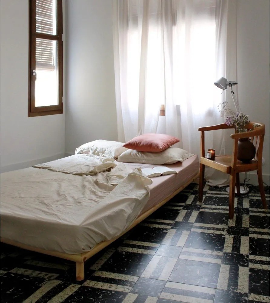 Единично легло от борова дървесина с решетка 90x200 cm Senza - Karup Design