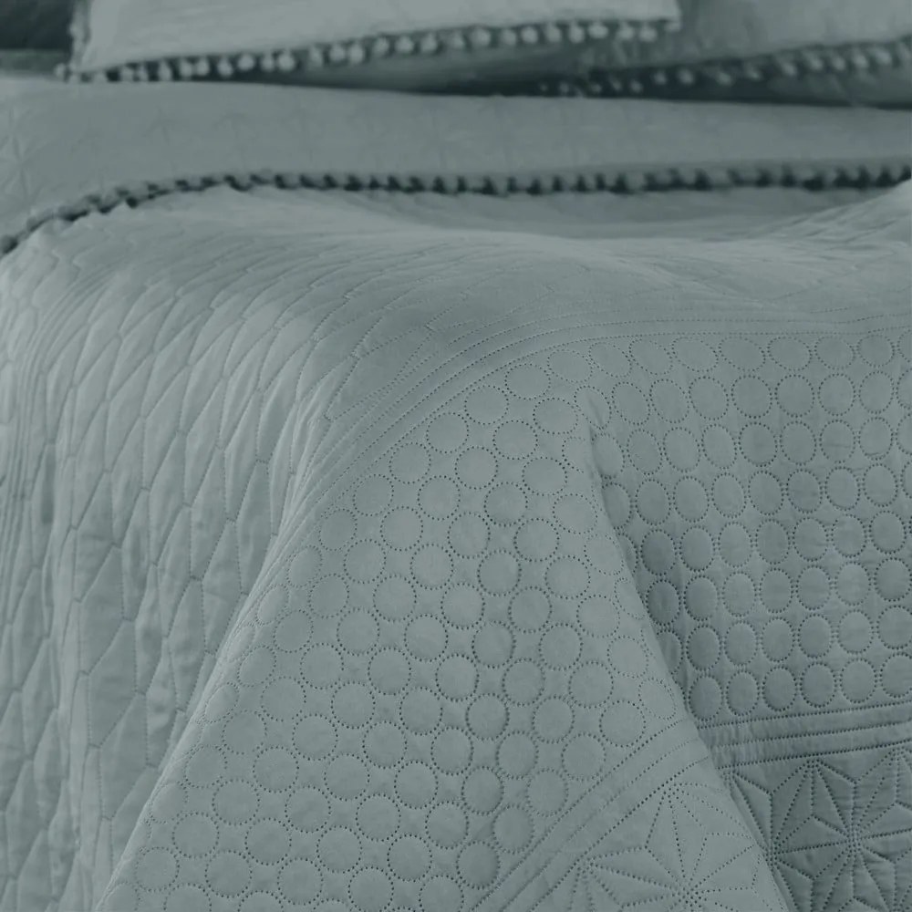 Сиво покривало за легло 220x240 cm Meadore – Restilo