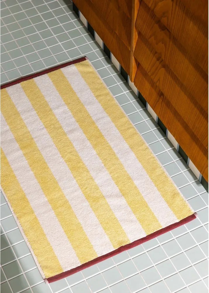 Жълт текстилен килим за баня 50x80 cm Gobo – noo.ma