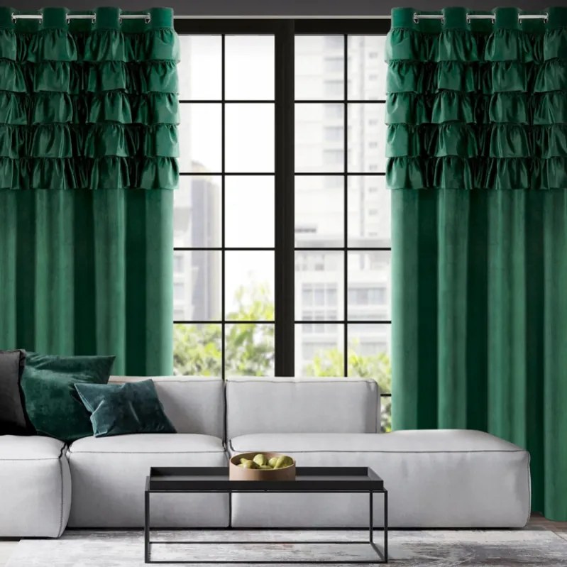 Елегантна кадифена завеса, украсена с волан - изумрудено зелено Ширина: 140 см | Дължина: 250 см