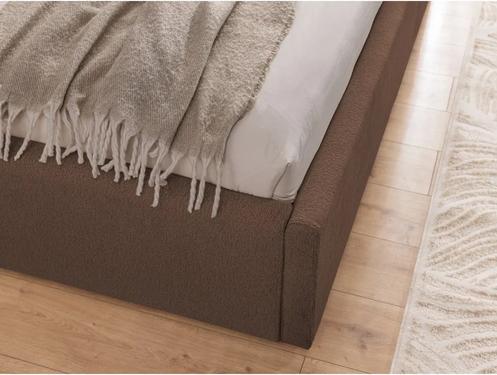 Кафяво тапицирано двойно легло с място за съхранение и включена подматрачна рамка 200x200 cm Cille – Ropez