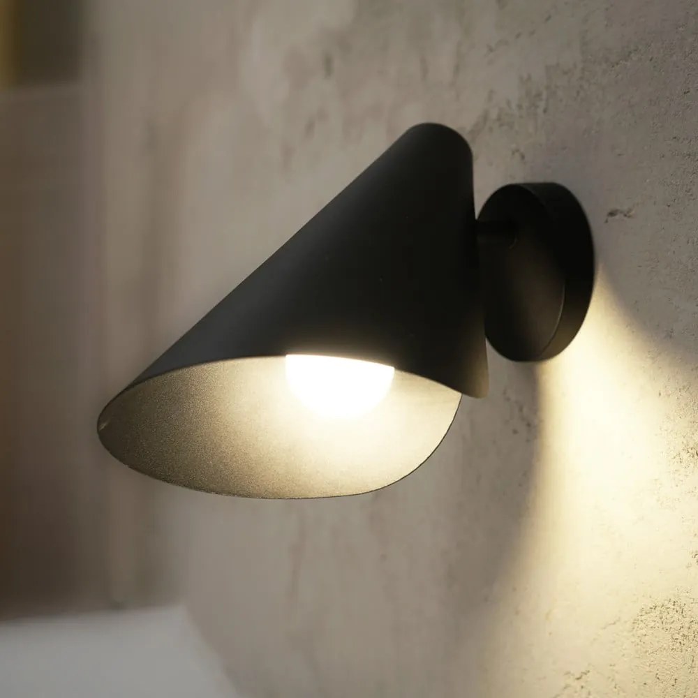 Черна стенна лампа, височина 16 cm Lisboa - SULION