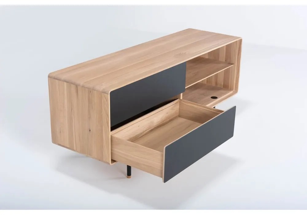 Черна/естествена маса за телевизор от масивен дъб 150x64 cm Fina – Gazzda