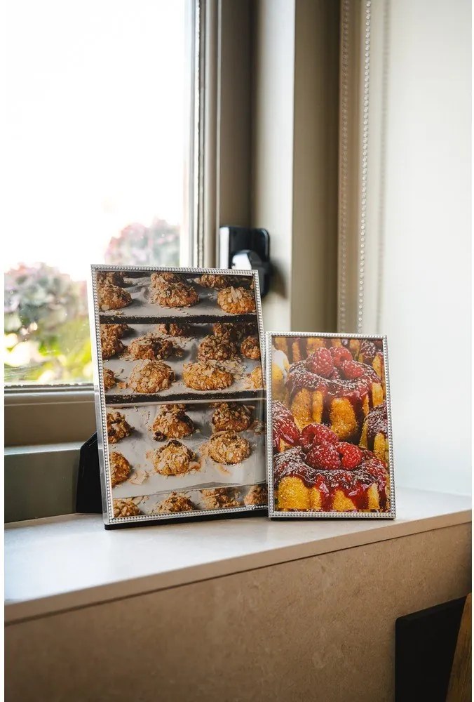 Метална стояща рамка в блестящо сребрист цвят 16x21 cm Sweet Memory Pearl – Zilverstad