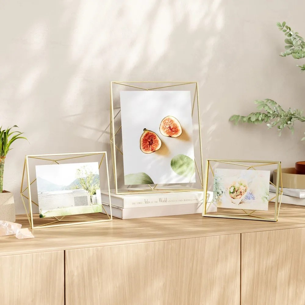 Метална стойка/рамка за стена в златист цвят 18x23 cm Prisma - Umbra