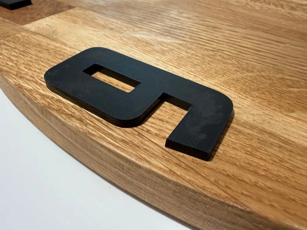 Дизайнерски дъбов стенен часовник ASYMETRIA с безшумен ход - 50 cm