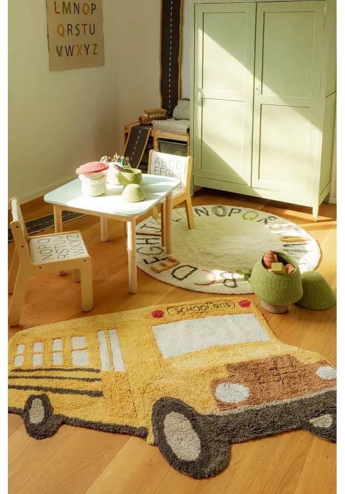 Памучен детски килим подходящ за пране/ръчно изработен в цвят жълта охра 90x130 cm School Bus – Lorena Canals