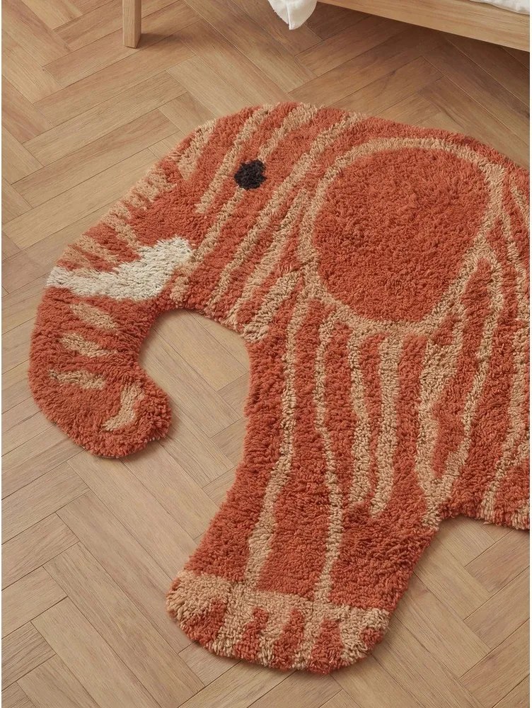 Теракотен памучен детски килим подходящ за пране/ръчно изработен 75x120 cm Snuggle Elodie – Hanse Home