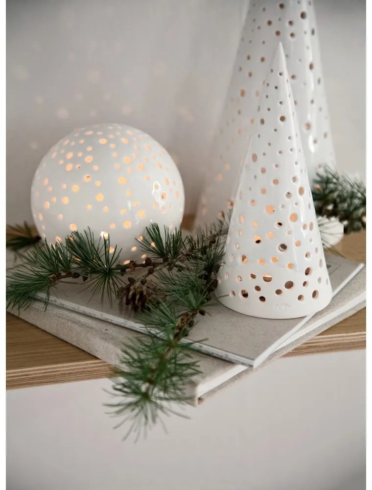 Бял коледен свещник, изработен от костен порцелан, височина 19 см Nobili - Kähler Design