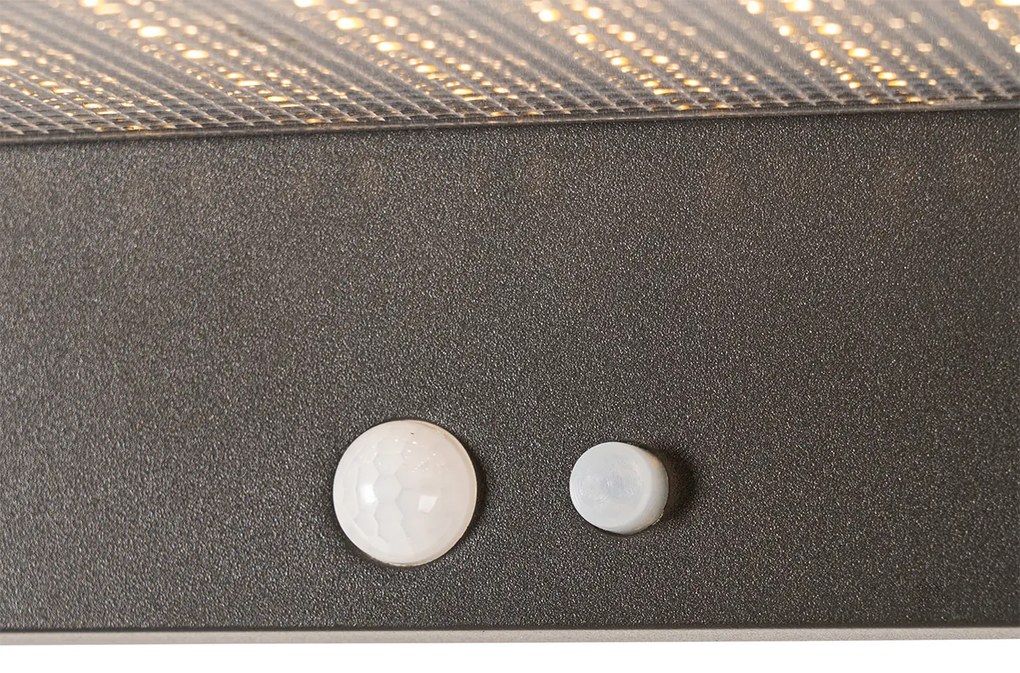 Външна стенна лампа тъмно сива с LED и димируема светлина на солар - Sunnie