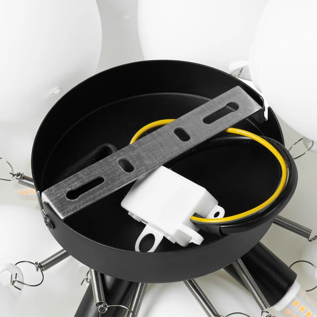 Таванна лампа в стил арт деко черна с опалово стъкло 3-светлина - Uvas