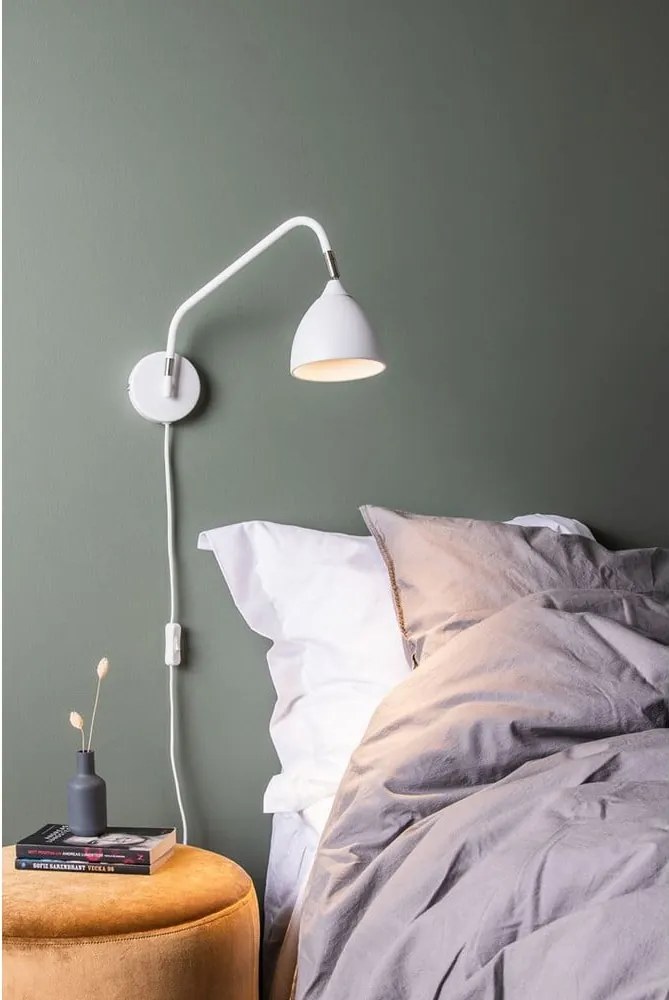 Бяла стенна лампа Valencia - Markslöjd