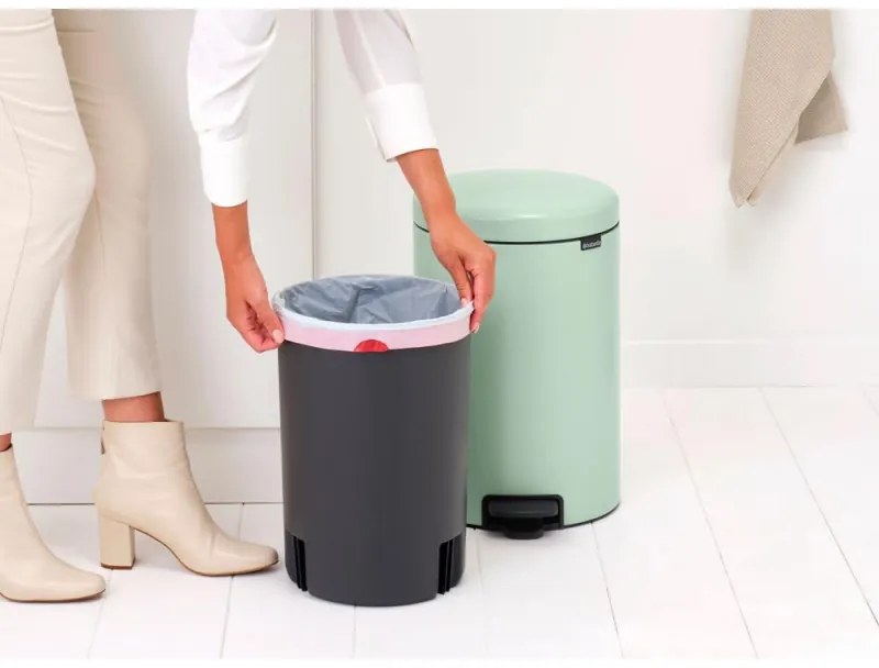 Кош за боклук с педал Brabantia NewIcon 1008847, 20 л, Плавно затваряне, Противоплъзгаща основа, Светлозелен