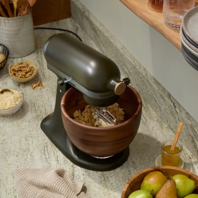 Планетарен миксер KitchenAid Artisan Evergreen 5KSM180WSEEG, 300W, 4.7 л, Direct drive, 10 скорости, Накланяща се глава, Купа от орехово дърво, Тъмнозелен/кафяв