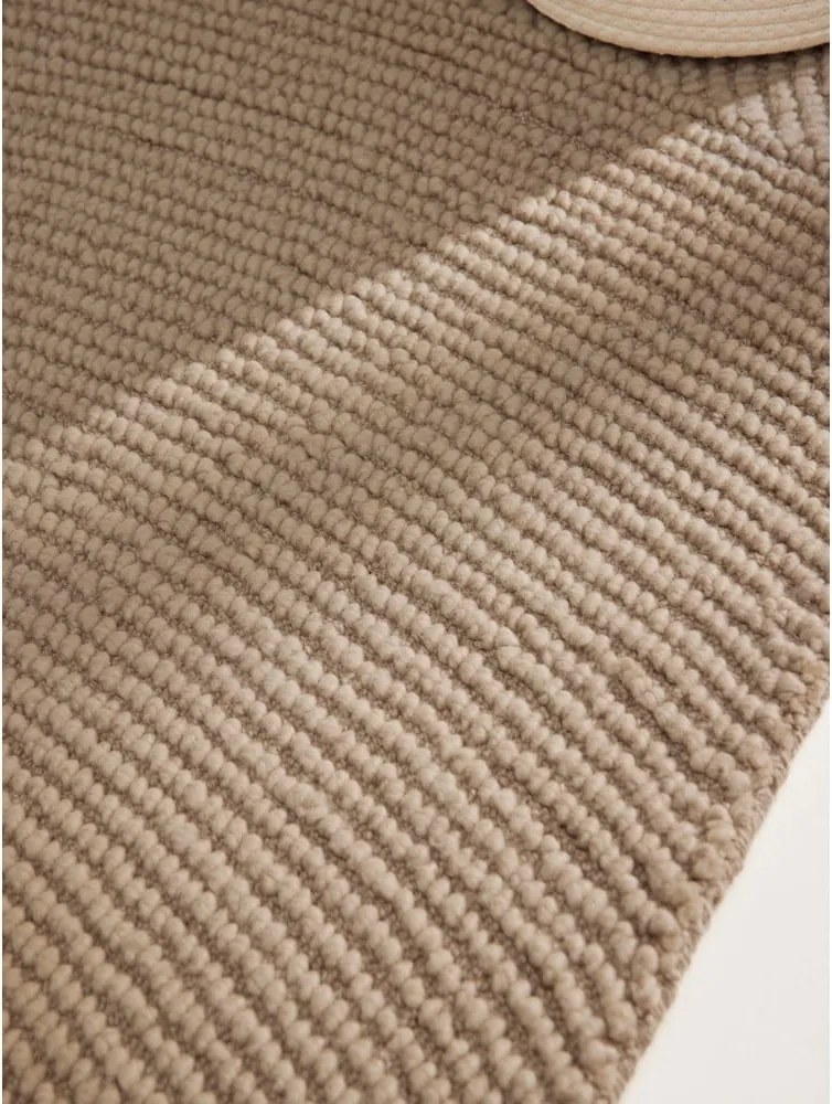 Бежова ръчно изработена вълнена пътека 80x200 cm Calmio – Hanse Home