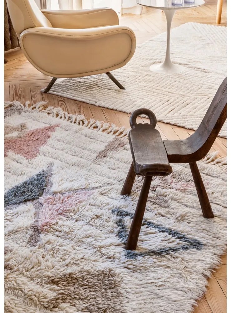 Кремав ръчно изработен вълнен килим подходящ за пране 170x240 cm Almond Valley – Lorena Canals