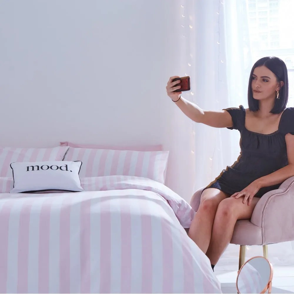 Бяло-розово единично спално бельо 135x200 cm Stripe Tease – Sassy B