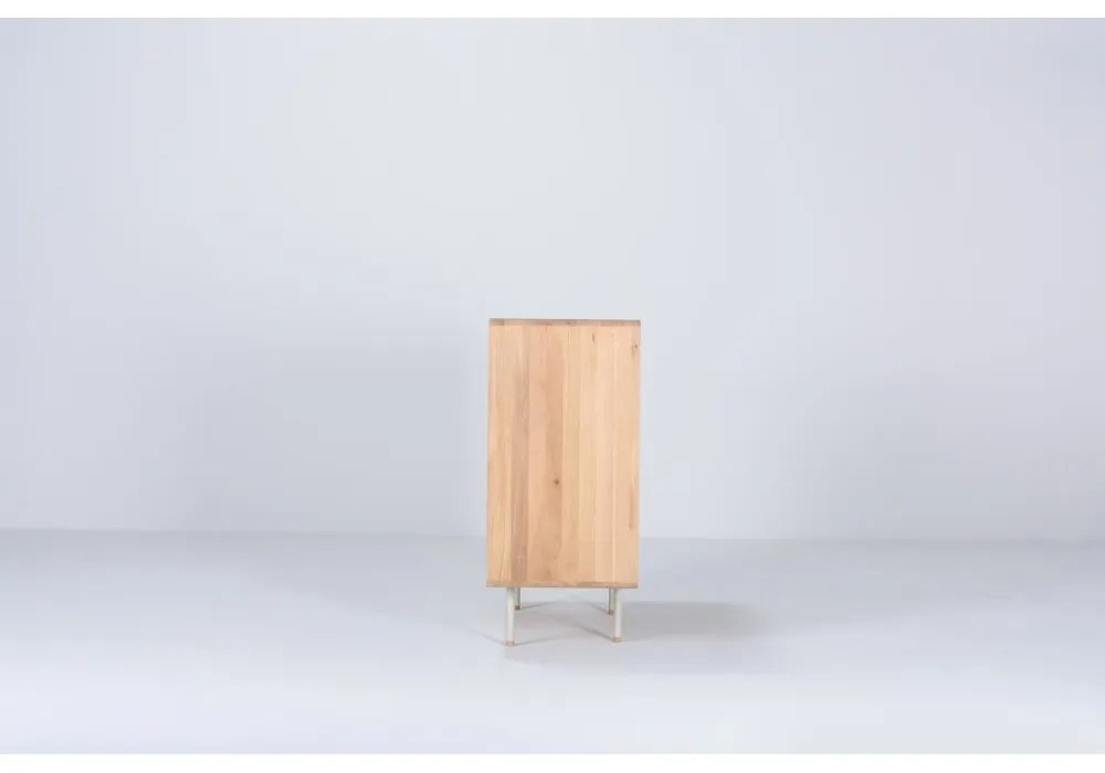 Бял/естествен нисък скрин от масивен дъб 118x100 cm Fina – Gazzda