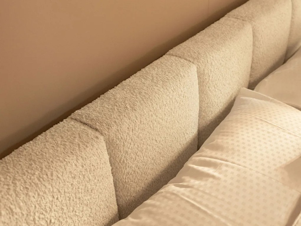 Тапицирано легло Kevson-Бежов-180 x 200