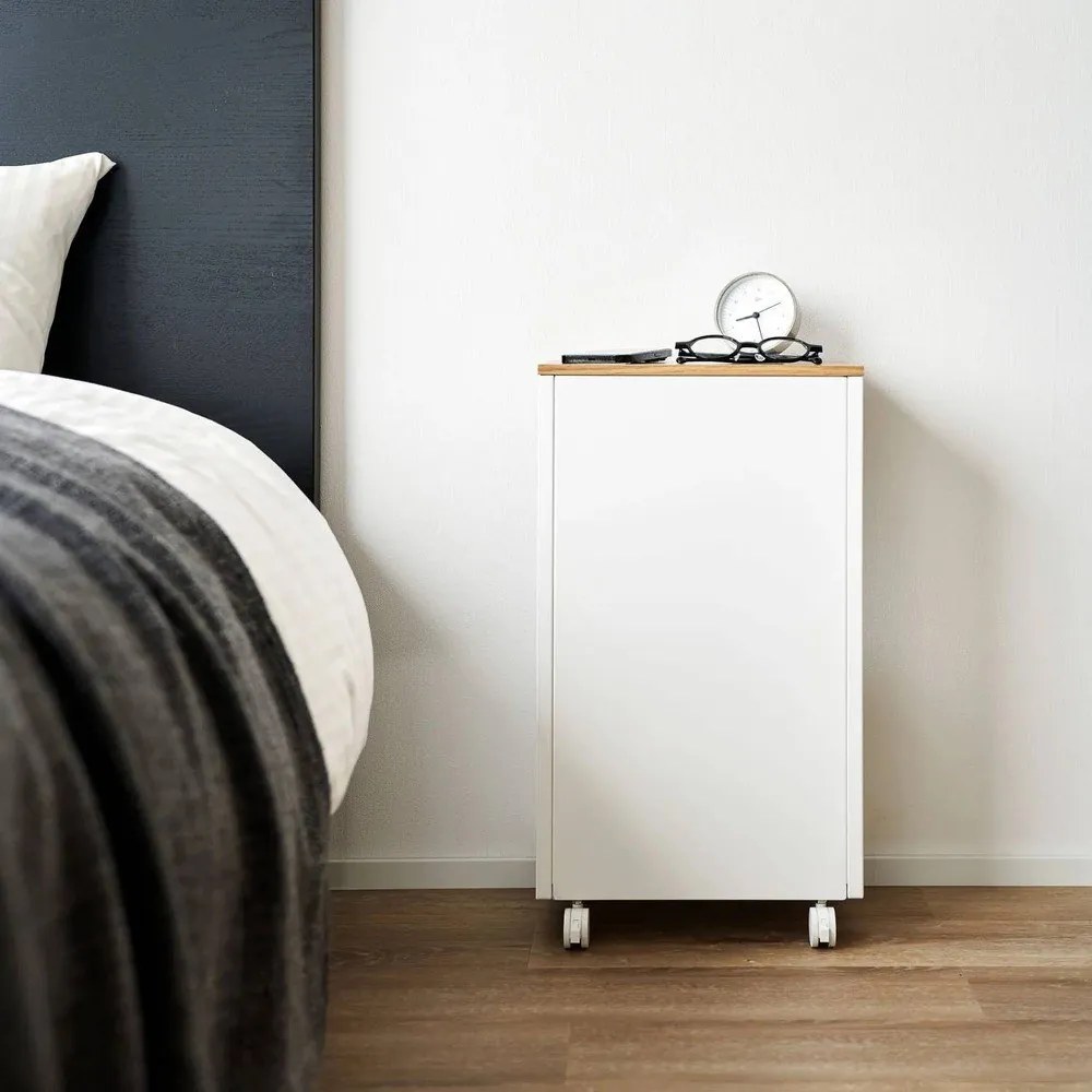 Метална странична масичка 22x31 cm Tower – YAMAZAKI