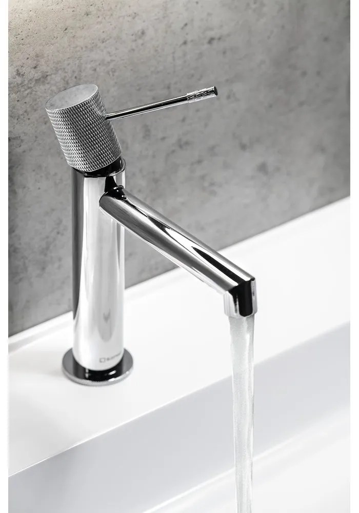 Стояща батерия за мивка в лъскаво-сребрист цвят Solaris – Sapho