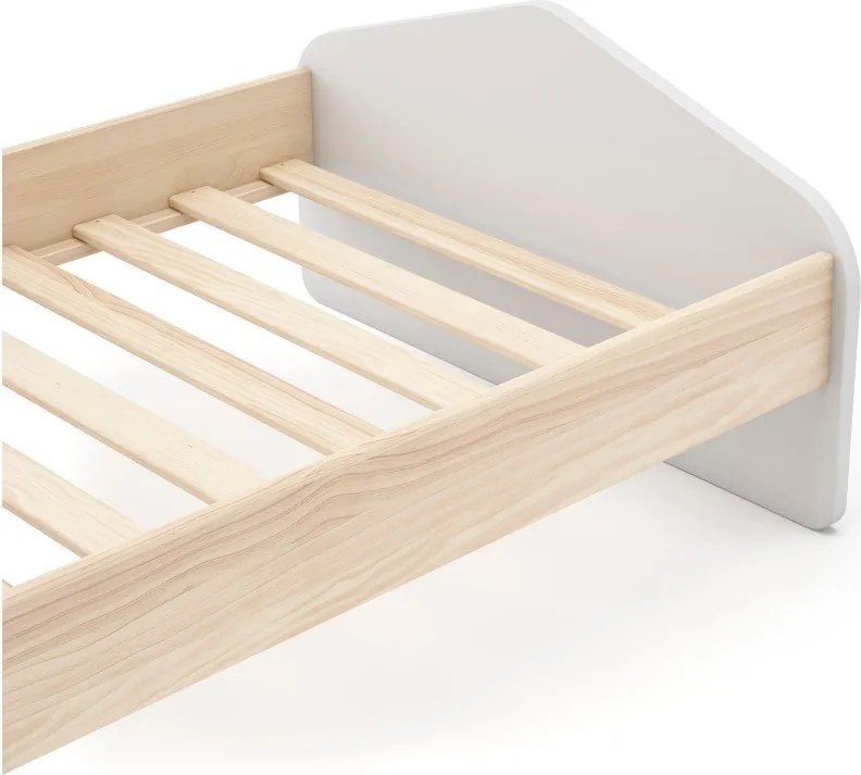 Детско легло от бял/естествен бор 90x190 cm Estefania - Marckeric