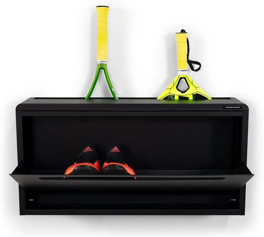 Черна метална накланяща се/висяща стойка за обувки 76x38x18 cm Sportiva – Spinder Design