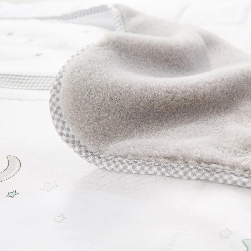 Бяло/сиво бебешко одеяло от микроплюш 80x80 cm Sternenzauber – Roba