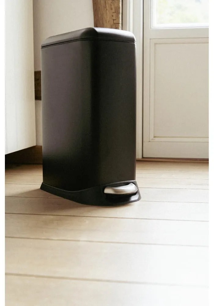Матово черно стоманено кошче за боклук с педал 20 l Design – Wenko
