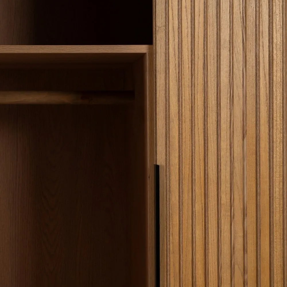 Гардероб от декор от ясен в естествен цвят 104x203 cm – Ixia