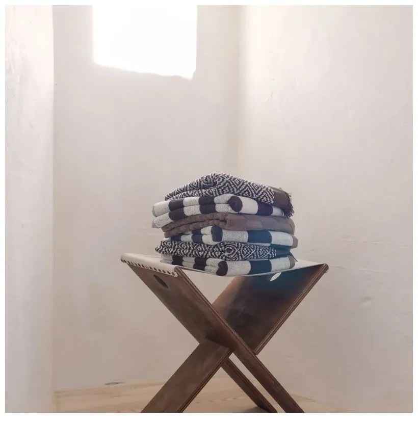 Кафява кърпа от органичен памук от тери 50x90 cm Retro – Mette Ditmer Denmark