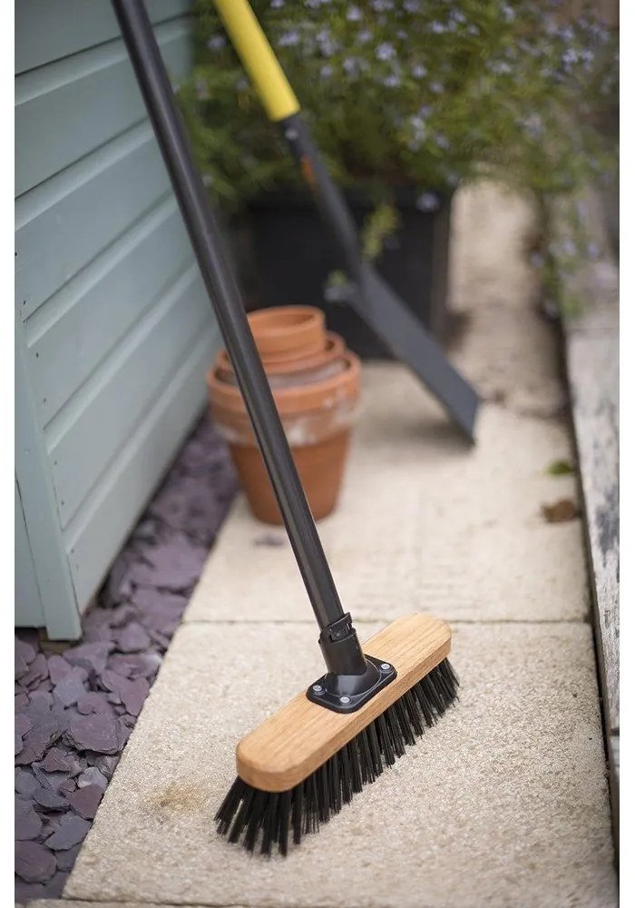 Основи на черната метла - Addis