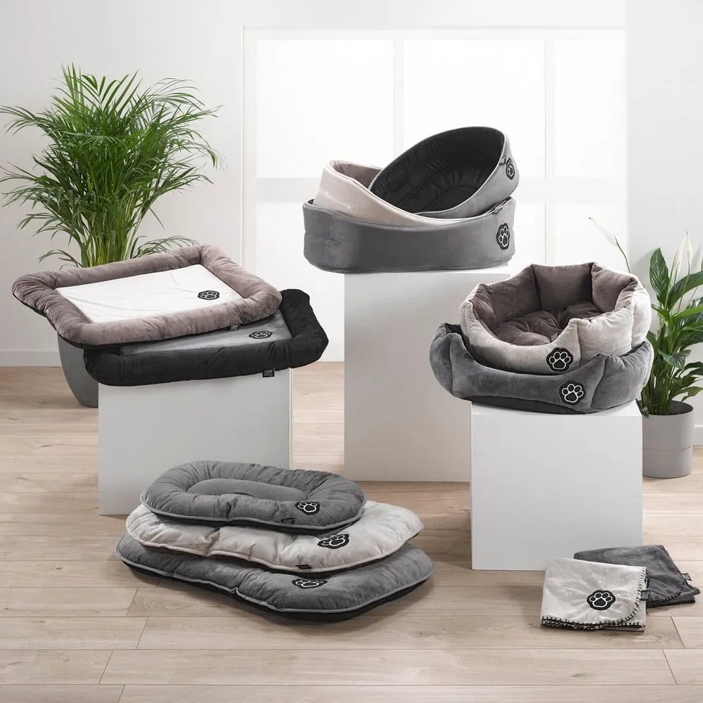 Сиво велурено легло за домашни любимци за куче 61x38 cm Flakes – Love Story