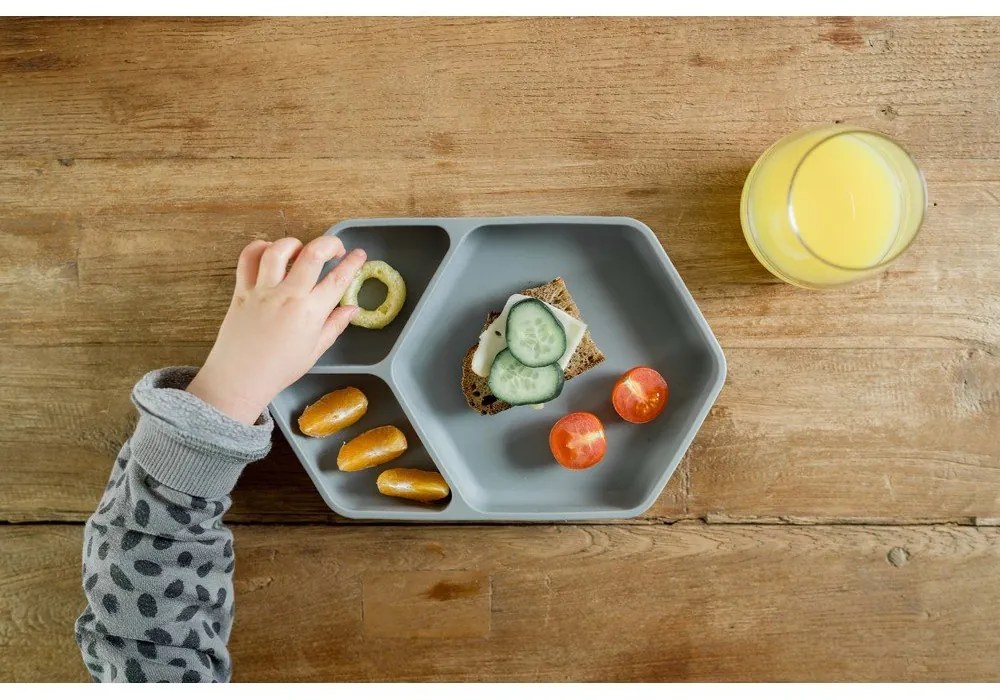 Сива силиконова детска чиния 16x25 cm – Kindsgut