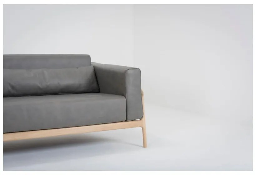 Тъмно сив диван от биволска кожа с масивна дъбова конструкция , 240 см Fawn - Gazzda