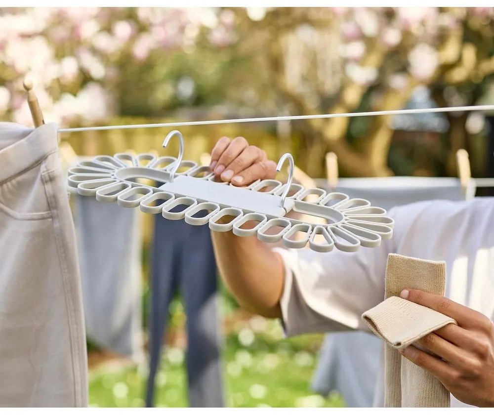 Бежова висяща сушилня за дрехи Petal – Joseph Joseph