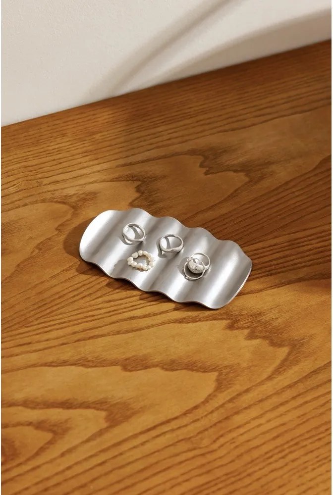 Сапунерка от неръждаема стомана в сребрист цвят Olbi – noo.ma