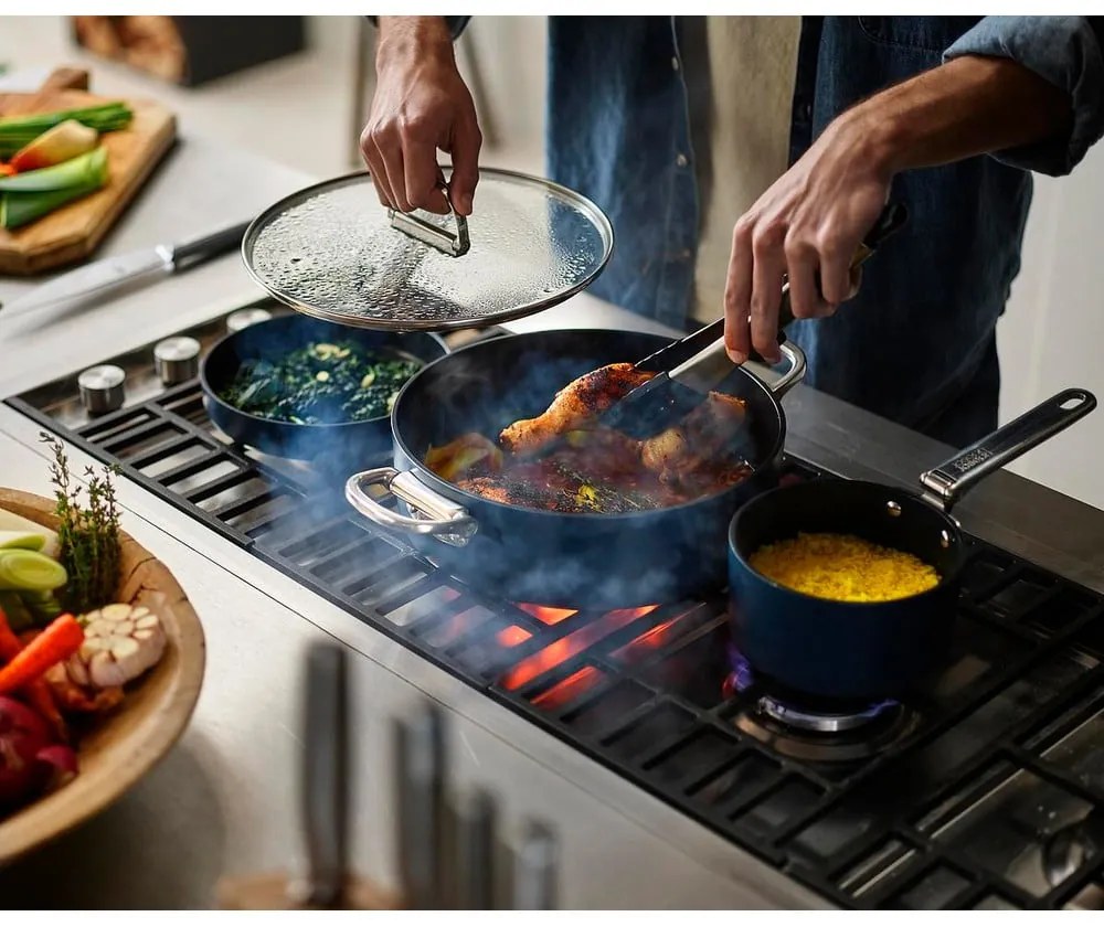 Касерола с капак с керамично покритие подходящо за индукционен котлон Space – Joseph Joseph