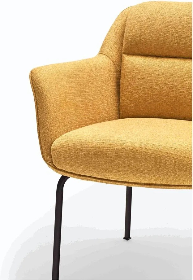 Тапициран трапезен стол с подлакътници в цвят горчица Sadira – Teulat