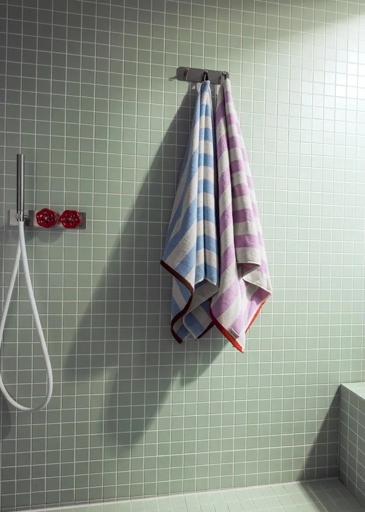 Памучна хавлиена кърпа от тери в цвят лавандула/кремава 70x140 cm Gobo – noo.ma