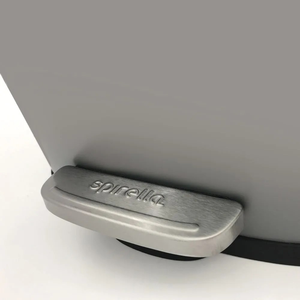 Кафяво-сиво стоманено кошче за боклук с педал 50 l Akira – Spirella