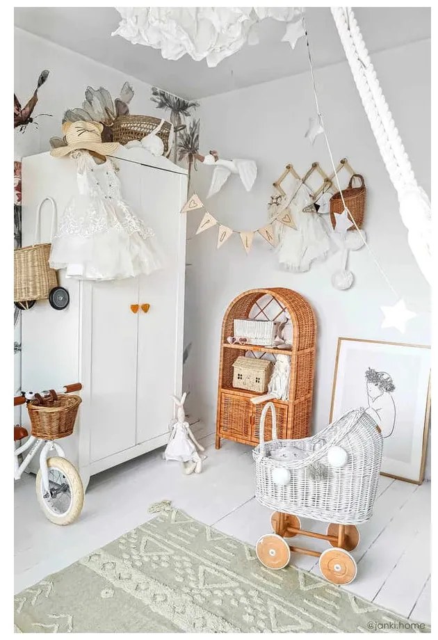 Светлозелен ръчно изработен памучен килим подходящ за пране 170x240 cm Tribu Olive – Lorena Canals