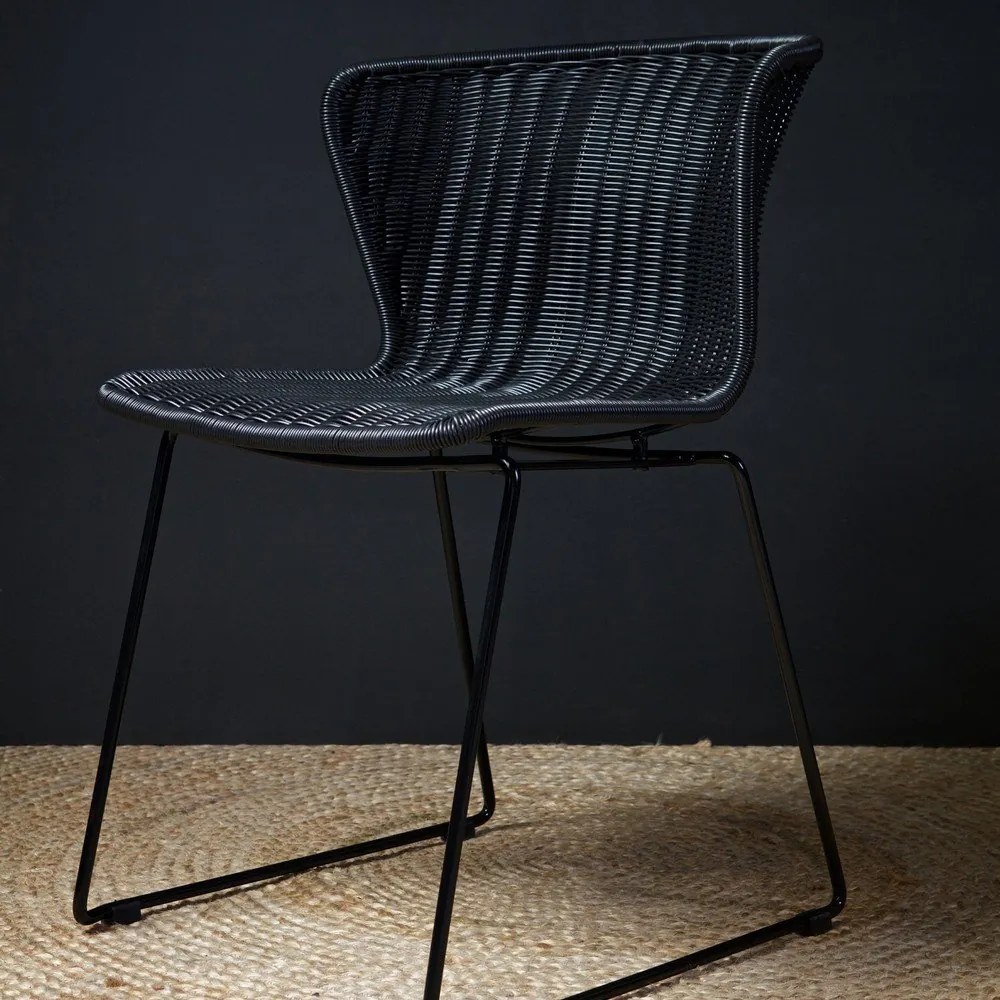 Черни градински столове в комплект 2 бр. от изкуствен ратан Wings – WOOOD