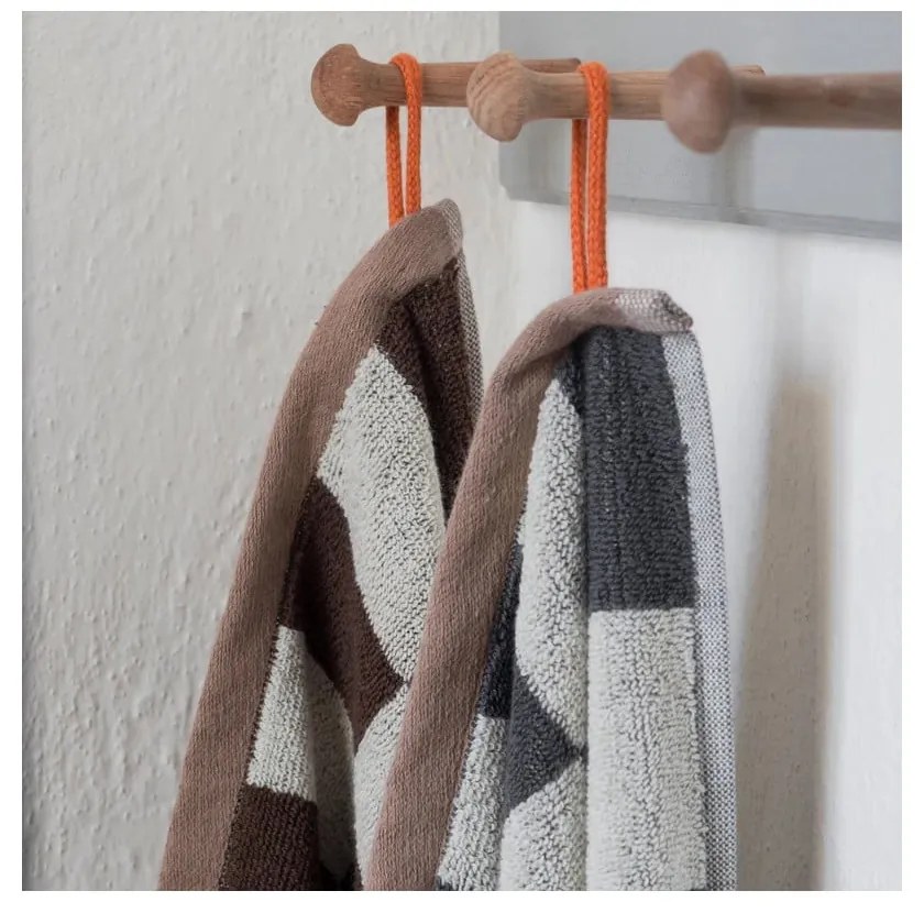 Кафява кърпа от органичен памук от тери 50x90 cm Retro – Mette Ditmer Denmark