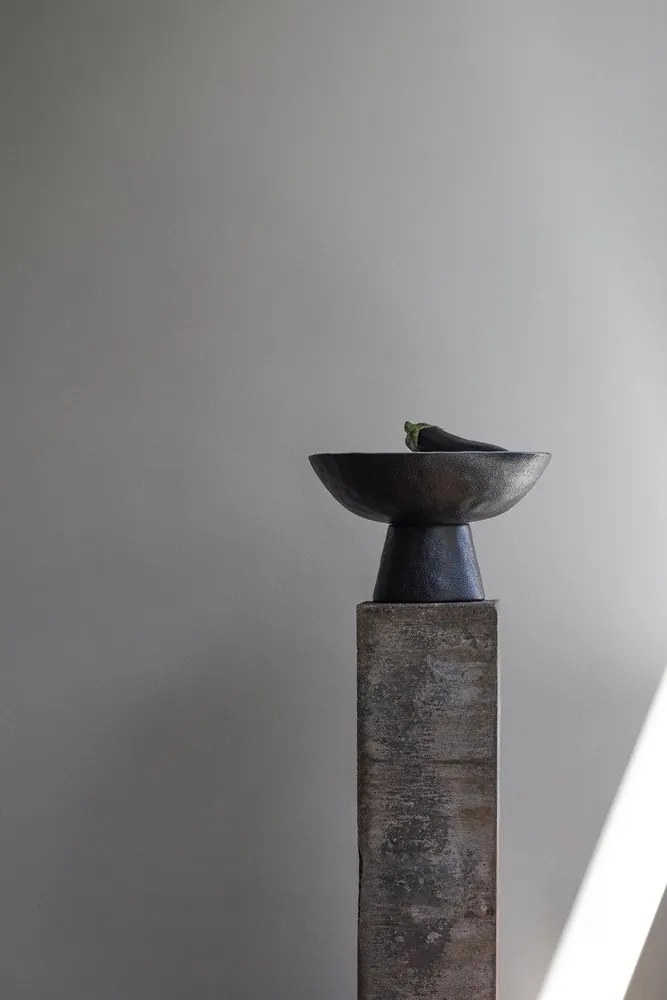 Черна/в цвят слонова кост глинена купа ø 31,5 cm By Hand – Mette Ditmer Denmark