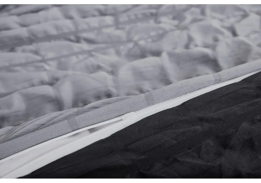 Черно-сиво крепово спално бельо за единично легло 140x200 cm Naomi – My House